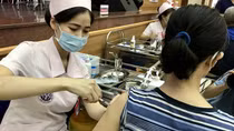 Tỷ lệ bao phủ mũi 1 vaccine phòng COVID-19 đạt 100% ở người từ 18 tuổi trở lên
