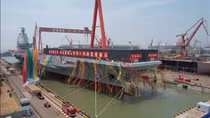 Trung Quốc hạ thủy tàu sân bay hiện đại nhất
