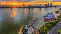 Trung và Nam Bộ nắng to, miền Bắc sáng sớm trời se lạnh