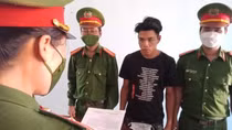 Bị bắt vì nhiều lần “yêu bạn gái nhí”