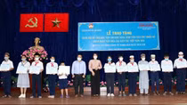 Nhiều hoạt động chăm lo cho học sinh, sinh viên, lao động là người dân tộc