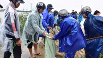 Khẩn trương khắc phục hậu quả do mưa lũ trái mùa gây ra tại Thừa Thiên - Huế