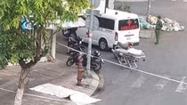 Người đàn ông chết bất thường trong vũng máu trên vỉa hè