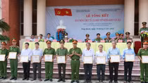 Khen thưởng gần 60 tập thể, cá nhân “3 cùng” với người dân