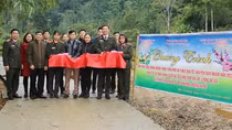 Phòng Hồ Sơ nghiệp vụ - Công an Bắc Kạn làm đường tri ân người dân Thạch Ngõa