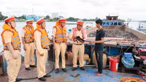 Cảnh sát đường thủy Cần Thơ lập công ngày đầu ra quân cao điểm