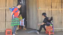 Nhà trường hụt học sinh vì nhiều em gác bút lấy chồng