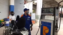 Tránh giá xăng tăng mạnh, thuế bảo vệ môi trường có thể giảm 2.000đ/lít