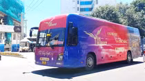 Xử phạt đơn vị quảng cáo dán kín thân xe khách ở Nha Trang