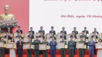 Chủ tịch nước trao giải thưởng Hồ Chí Minh cho 2 công trình khoa học lĩnh vực quân sự, quốc phòng
