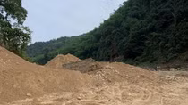 Doanh nghiệp khai thác khoáng sản trái phép bị xử phạt hơn 400 triệu đồng