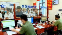 Làm thêm ca, thêm giờ, kịp thời trả hộ chiếu mẫu mới cho công dân