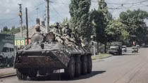 Ukraine mất thị trấn chiến lược ở Donetsk, bị đẩy lùi ở Lugansk