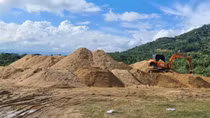 Hàng trăm khối cát khai thác trái phép bỗng dưng... biến mất
