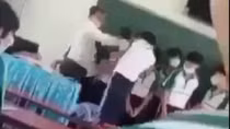 Xác minh, xử lý giáo viên tát học sinh và rũ sách vở học sinh xuống đất