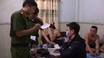 Cà phê liên minh với khách sạn "điều gái" bán dâm
