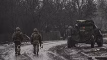 Ukraine thừa nhận chiến sự càng kéo dài, Nga càng có lợi