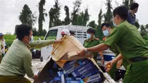 Phối hợp đấu tranh chống buôn lậu thuốc lá, đường cát