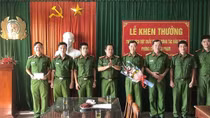 Khen thưởng Công an phường Đông Ba triệt xóa "đại lý" ma túy do 9X cầm đầu