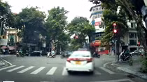 Vượt đèn đỏ, tài xế taxi bị phạt nguội 5 triệu đồng