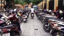 Hàng trăm bãi trông, giữ xe trái phép bị xử phạt trong năm 2021