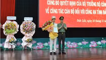 Trao quyết định bổ nhiệm Phó Giám đốc Công an tỉnh Đăk Lắk