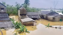 Miền Trung cảnh báo lũ quét, ngập lụt nhiều nơi; Nam Bộ trời nắng nóng