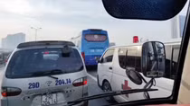 Xe cứu thương “bất lực” khi di chuyển trên Vành đai 3