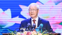 "Tình nghĩa Việt-Lào sáng hơn trăng rằm, thơm hơn đóa hoa nào thơm nhất"