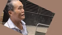 Vết máu dính trên chiếc áo tố cáo gã chồng là kẻ sát hại vợ