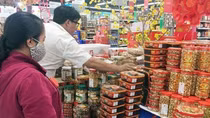 Kiểm soát thị trường thực phẩm Tết