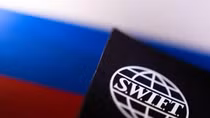 Phương Tây loại loạt ngân hàng Nga khỏi hệ thống SWIFT