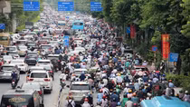 Đường phố Hà Nội "ngộp thở" trong ngày khai giảng năm học mới