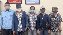 Nhóm xe ôm "cò mồi" ăn chênh lệch theo đơn thuốc