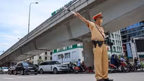 Cảnh sát giao thông Thủ đô phòng, chống tai nạn, ùn tắc giữa “chảo lửa”