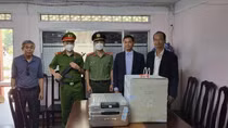 Hai cổ vật triều Nguyễn trúng đấu giá từ Tây Ban Nha đã về đến Huế