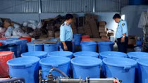 Phát hiện xưởng sản xuất dầu gội giả lớn nhất từ trước đến nay