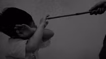 Bé gái 17 tháng tuổi tử vong bất thường khi được gửi tại điểm giữ trẻ