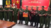 Khen thưởng cá nhân, tập thể phá thành công hàng loạt vụ trộm công sở, doanh nghiệp