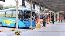Giá vé máy bay, xe khách “đón đầu” dịp nghỉ lễ