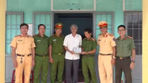 Ngày đầu triển khai phân cấp đăng ký ô tô, mô tô, xe máy tại nhiều địa phương