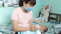 Bé trai sơ sinh bị bỏ rơi ở nghĩa trang