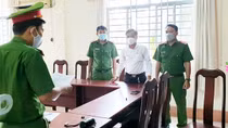 Bắt chủ quán karaoke cho vay lãi nặng
