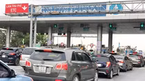 Xe qua trạm phải trả tiền mặt trong khi tài khoản giao thông vẫn trừ tiền