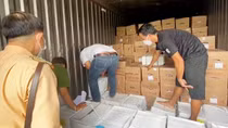 Chở hơn 1000 thùng thịt lợn nhập lậu đi tiêu thụ