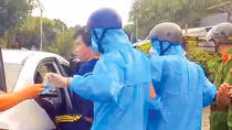 Tầm nã giữa mùa dịch
