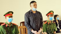 Lãnh 15 năm tù vì tự đốt nhà mình, làm cháy sang 3 nhà hàng xóm