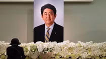 Khoảng trống khó lấp đầy mang tên Shinzo Abe
