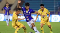 Hà Nội FC chia điểm trước Nam Định tại sân Thiên Trường