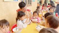 Bài 1: Hiệu quả thiết thực từ 143 tỷ đồng “Cùng em đến trường”